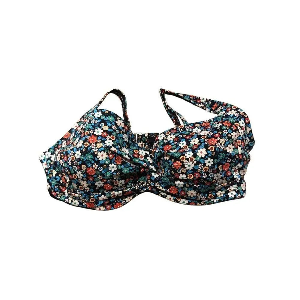 Land’s End floral Built-in Underwire bikini top has fully adjustable straps, hol